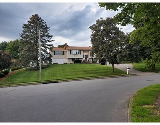 Property Photo: 18 Heather Dr MA 01887