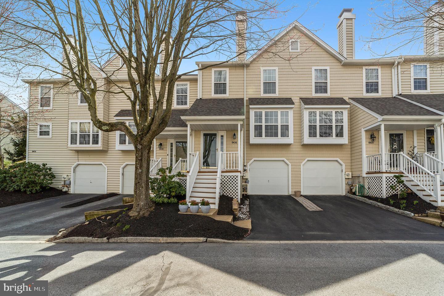 Property Photo: 905 Harbour Ridge Lane PA 19335