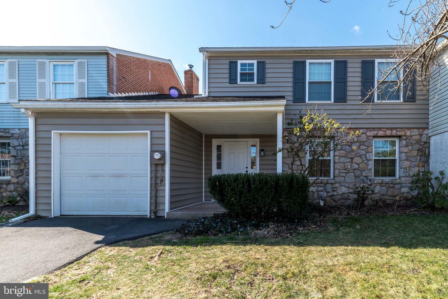 Property Photo:  202 Pebble Court  PA 18914 