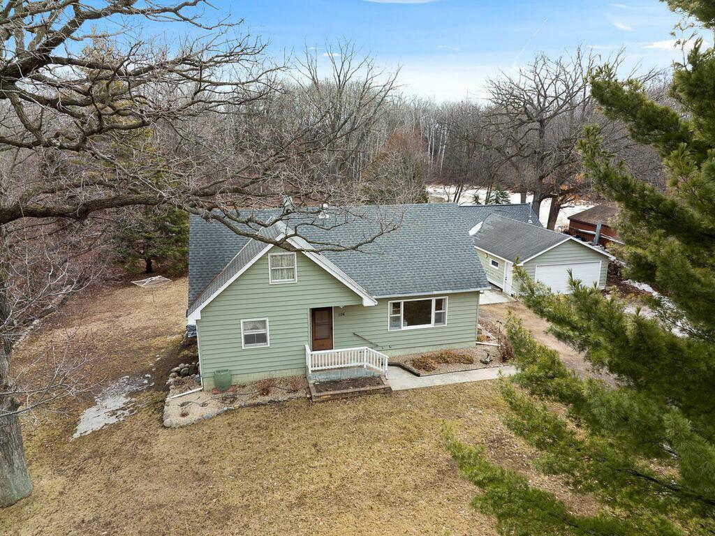 Property Photo:  104 Pineview Lane N  MN 55441 