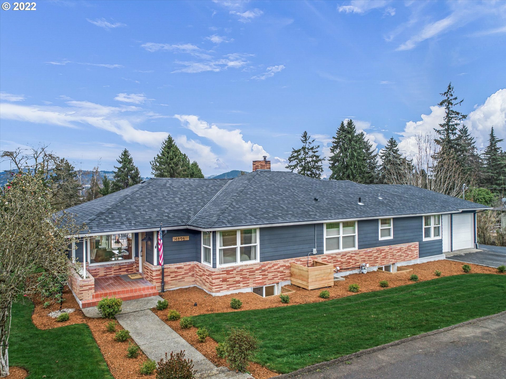 Property Photo: 14896 SE Lone Oak Ln OR 97267