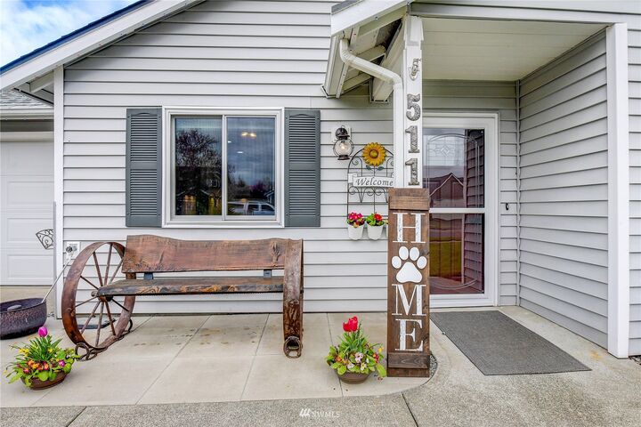 Property Photo: 511 Skinner Way SW WA 98360