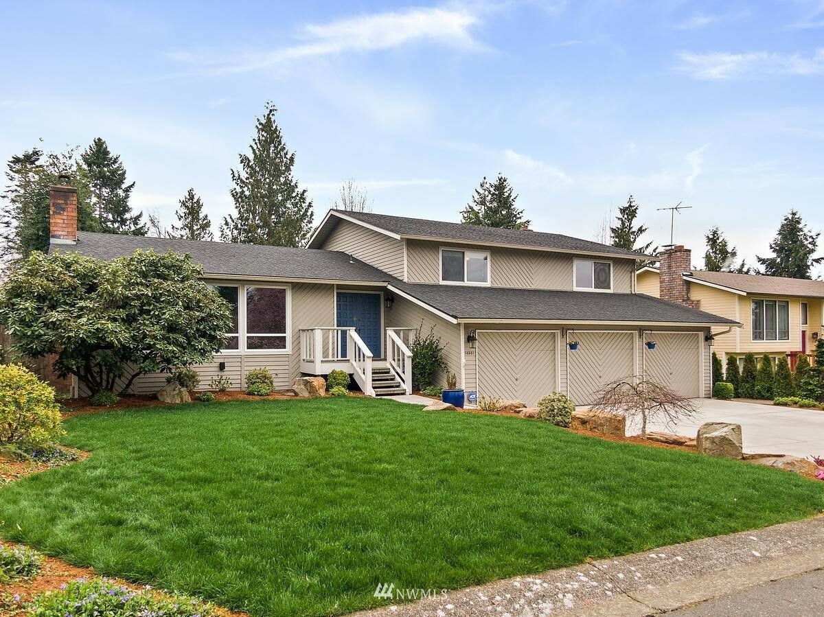 Property Photo:  14501 SE 275th Place  WA 98042 