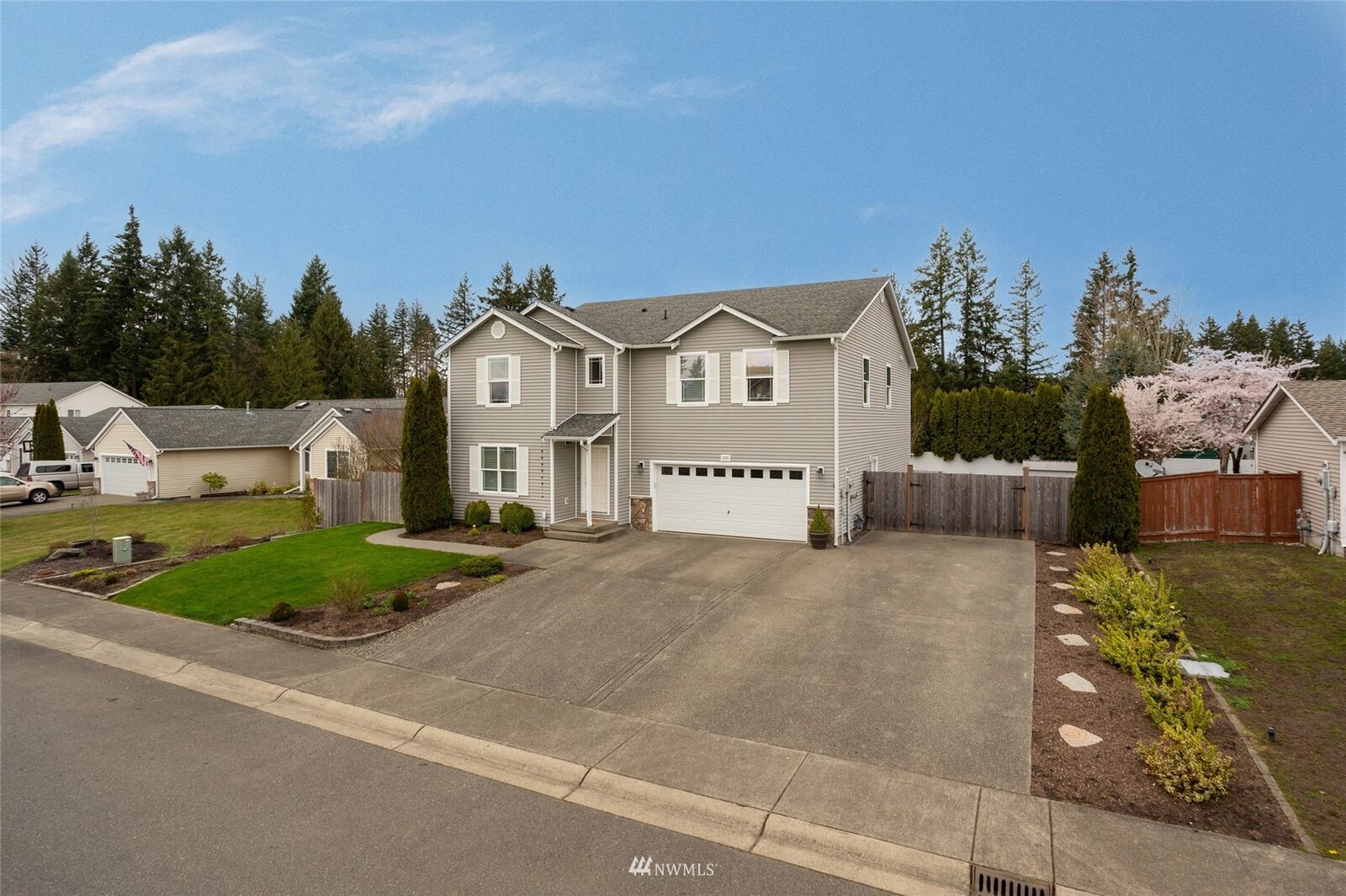Property Photo: 11113 208th Street Ct E WA 98338