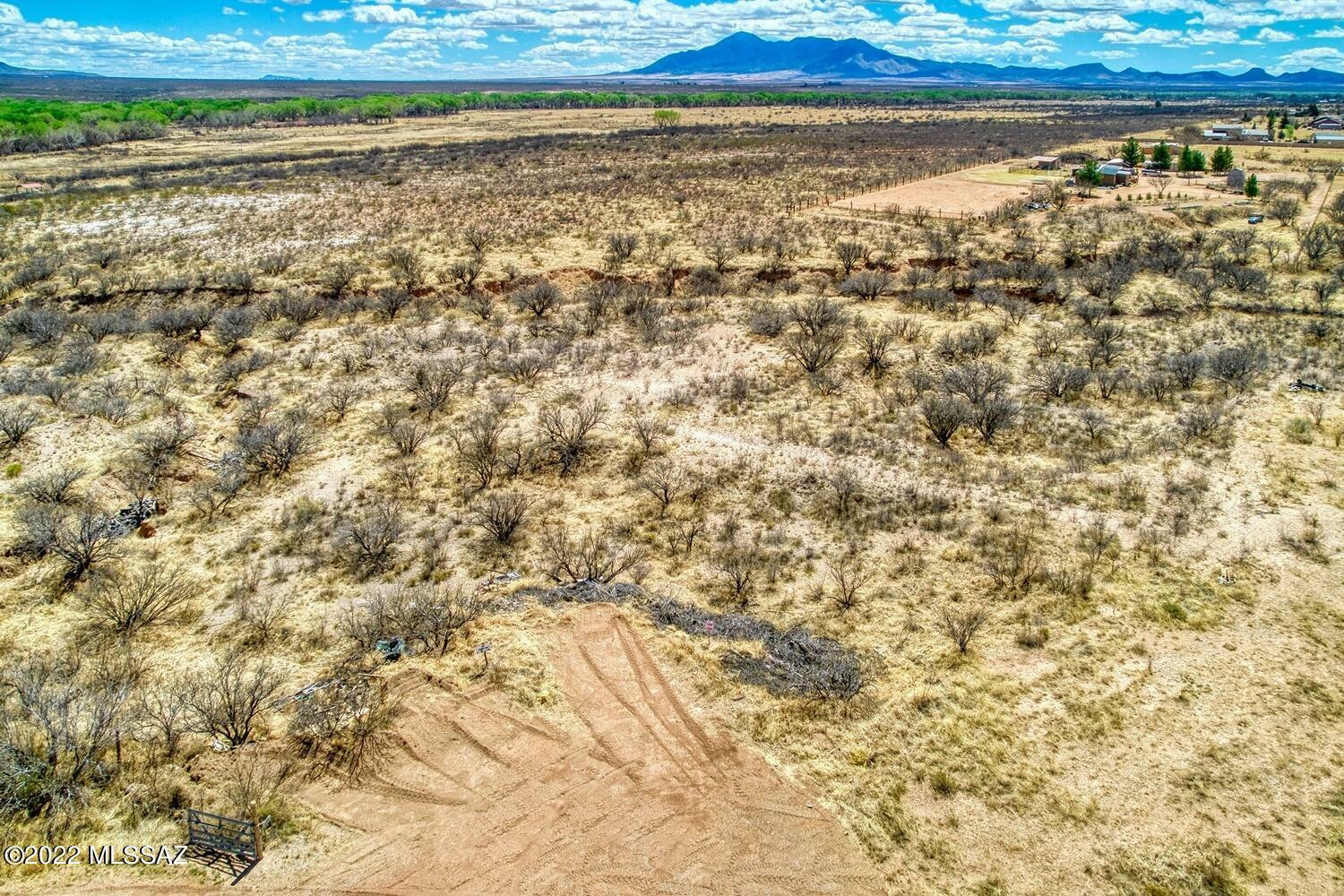 Property Photo:  10656 E Critter Place B  AZ 85615 