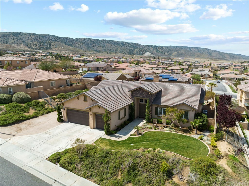 Property Photo:  41707 Zinfandel Drive  CA 93551 