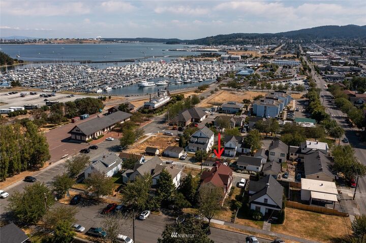 811  6th Street  Anacortes WA 98221 photo