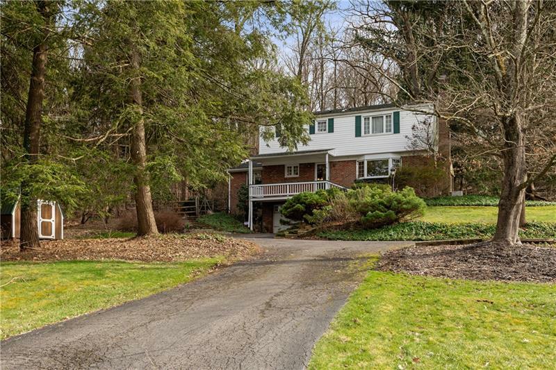 Property Photo:  1016 Woodhill Dr  PA 15044 