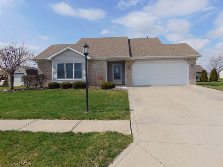 1550 Wheatfield Court  Bluffton IN 46714 photo