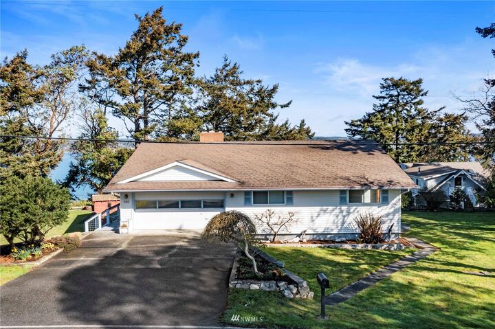 Property Photo:  604 NW Madrona Way  WA 98239 