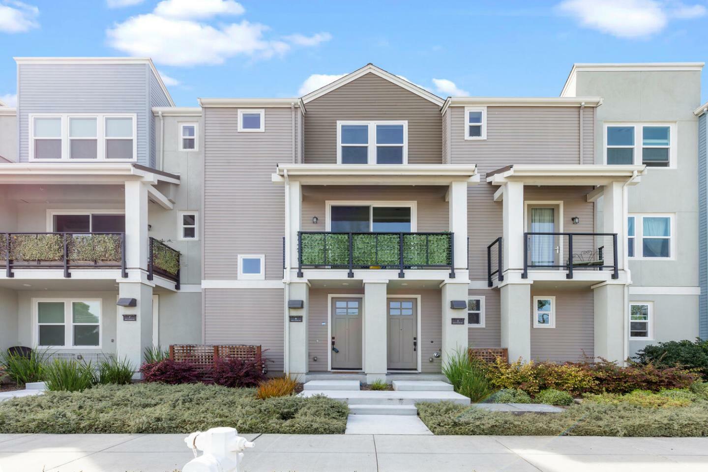 Property Photo: 840 East Duane Avenue 6 CA 94085