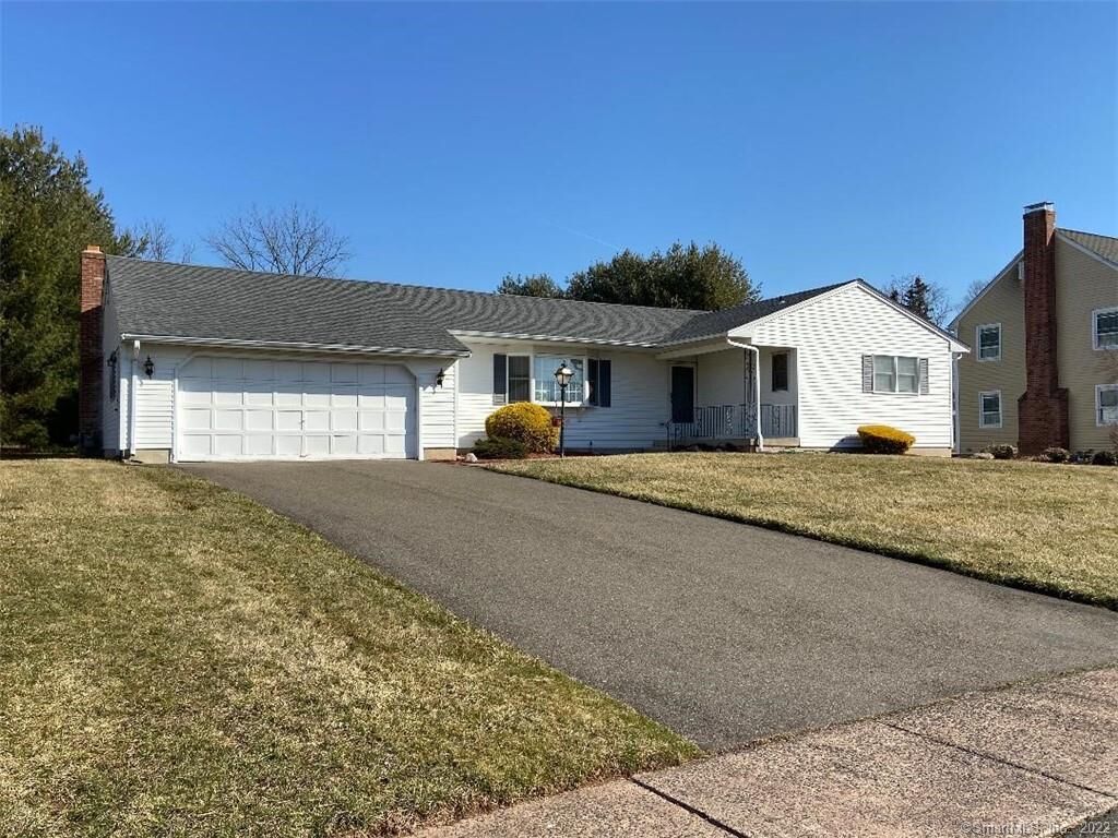 Property Photo:  22 Grist Mill Road  CT 06109