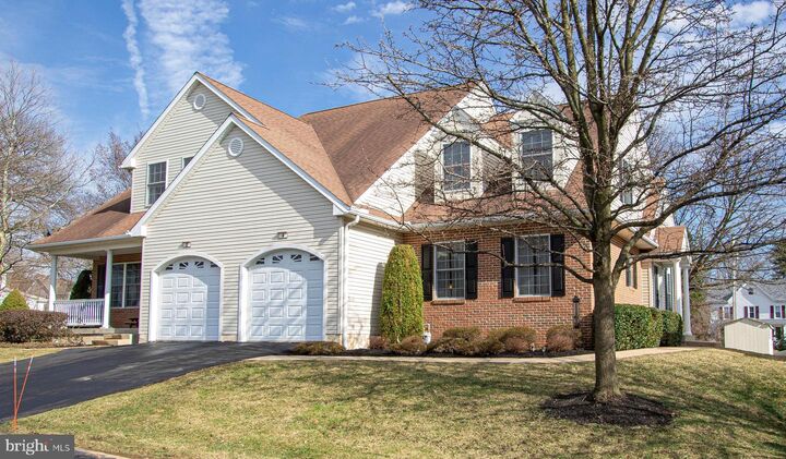 4 White Drive  Honey Brook PA 19344 photo