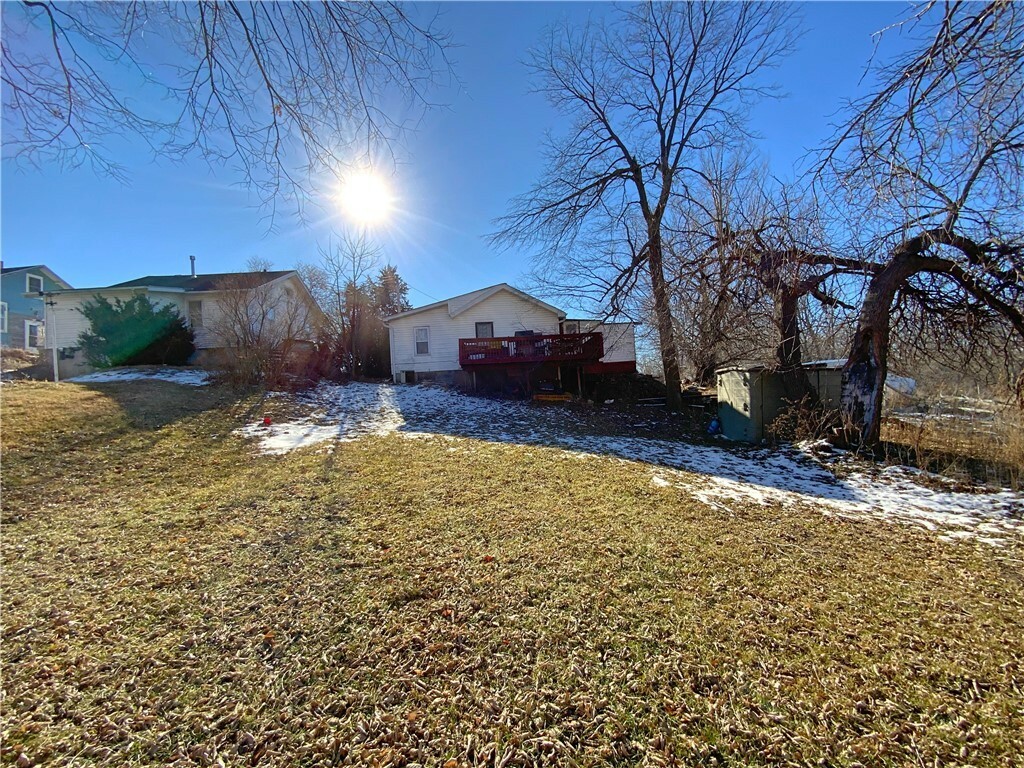 Property Photo:  120 N 8th Avenue W  IA 50208 