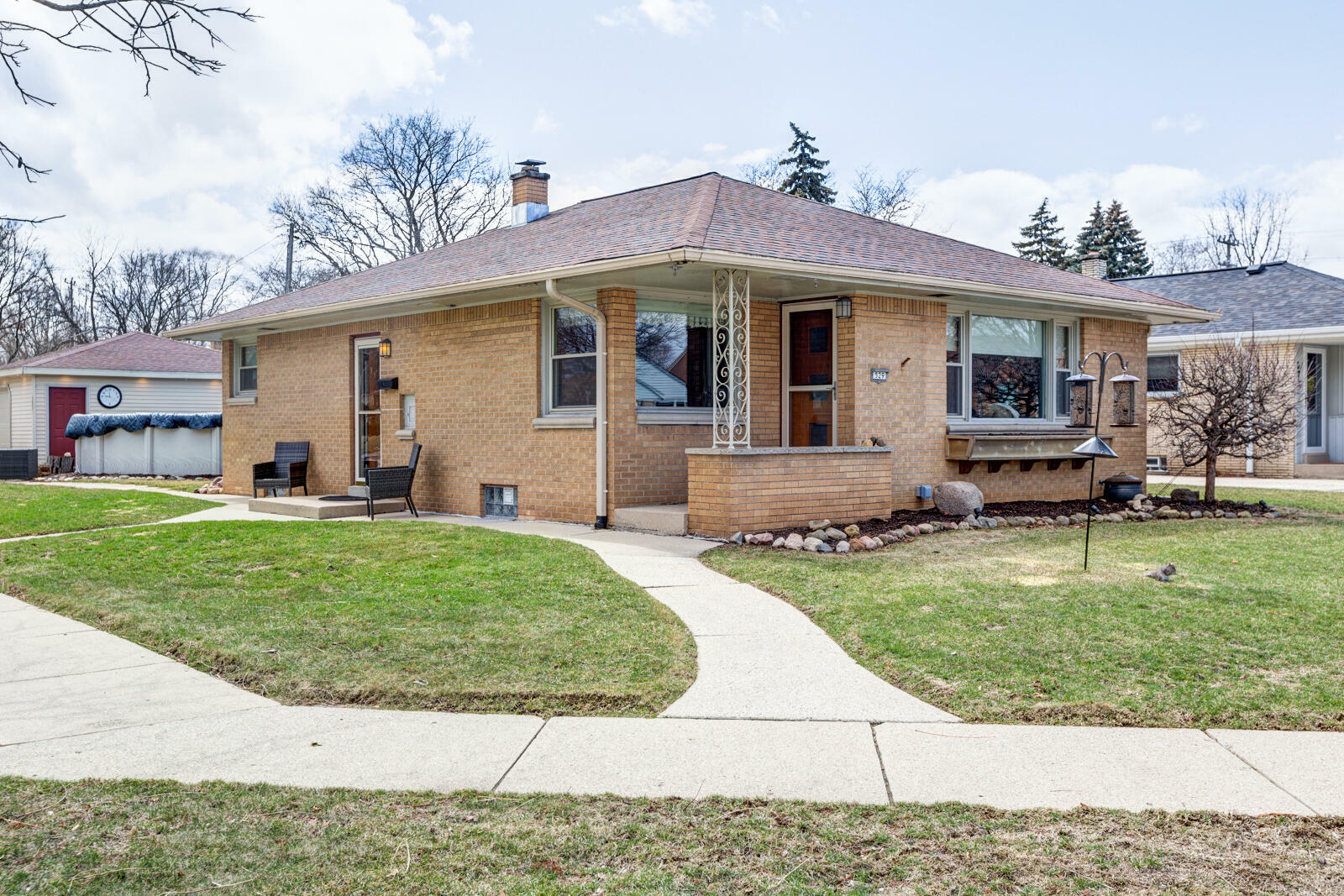 Property Photo:  529 E Van Beck Ave  WI 53207 