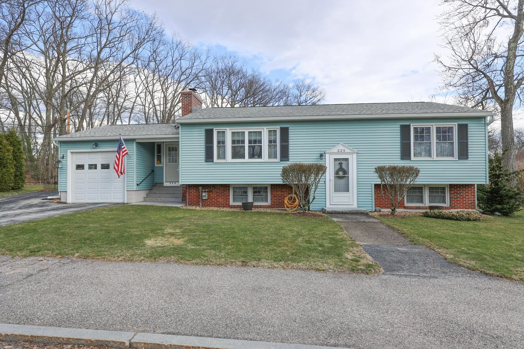 Property Photo: 225 Smyth Road NH 03104