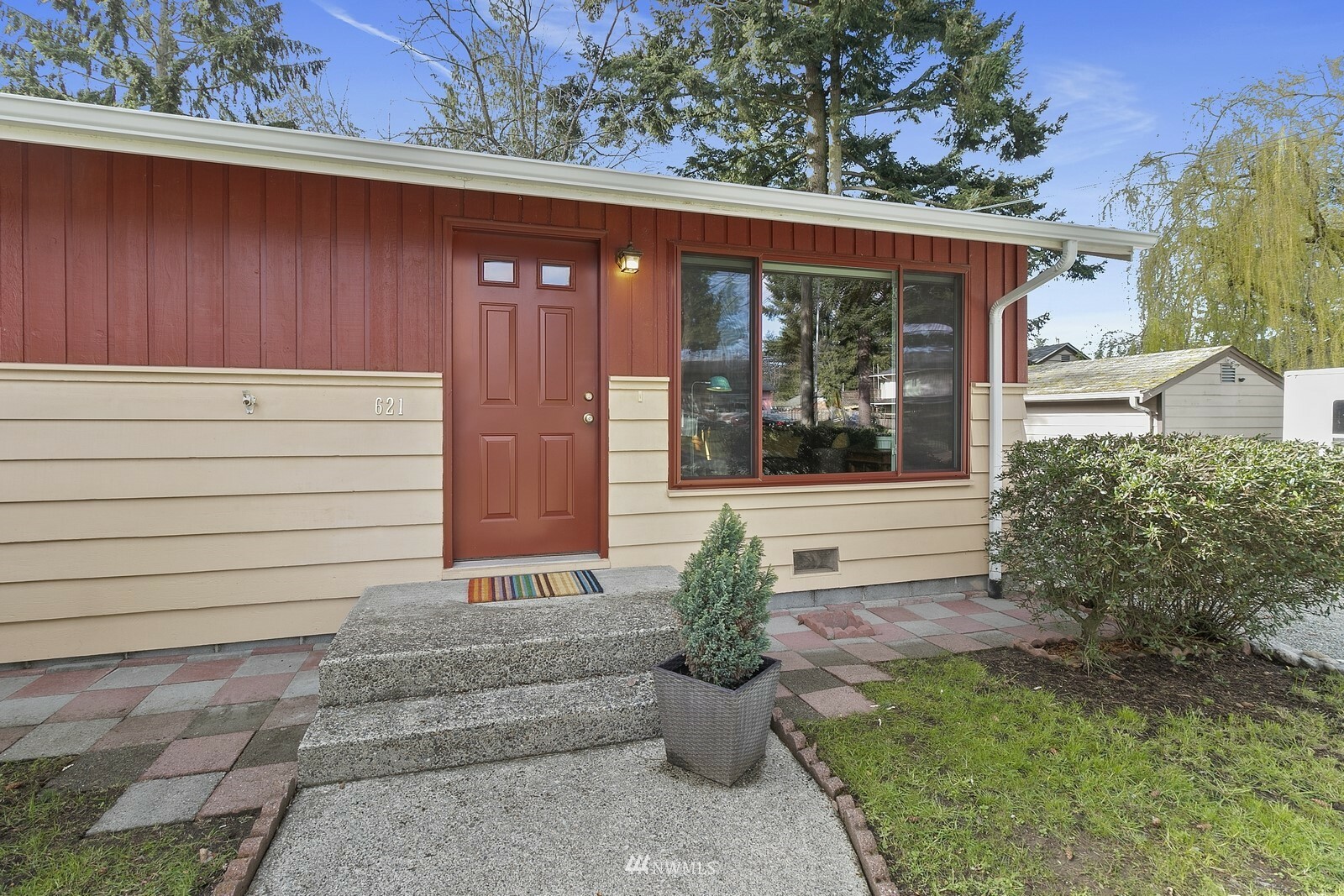 Property Photo:  621 SW 124th Street  WA 98146 