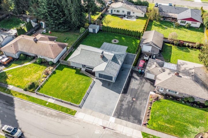 Property Photo:  1410 24th Street SE  WA 98002 