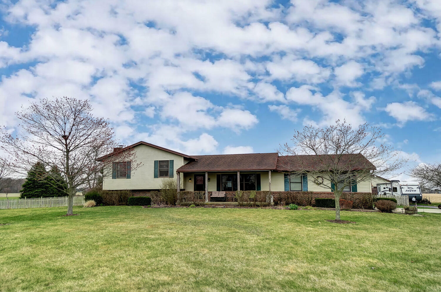 Property Photo:  3592 N Hampton Road  OH 45502 