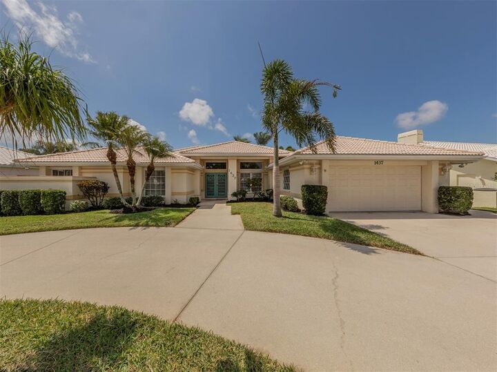 Property Photo: 1437 Gleneagles Drive FL 34292