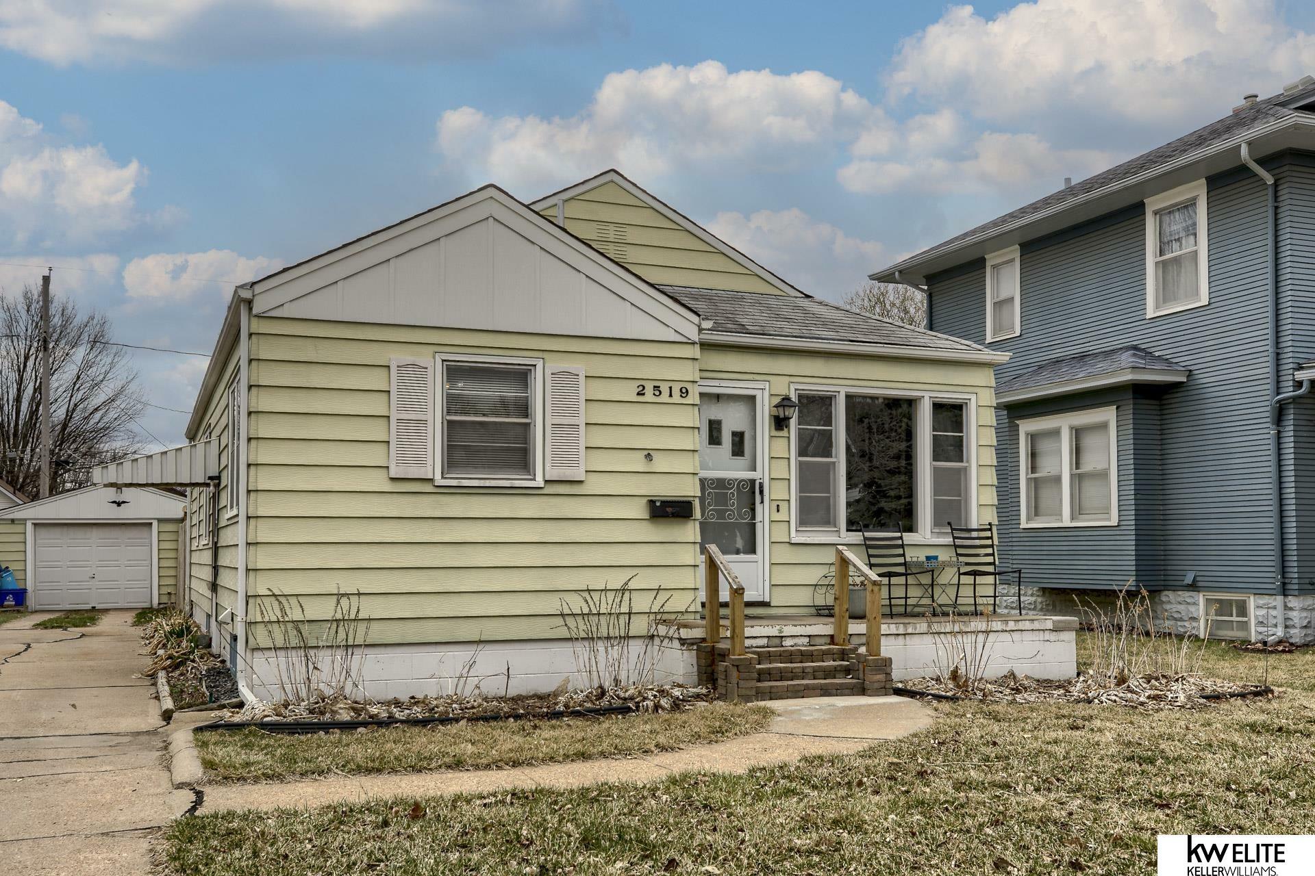 Property Photo:  2519 Avenue E  IA 51501 