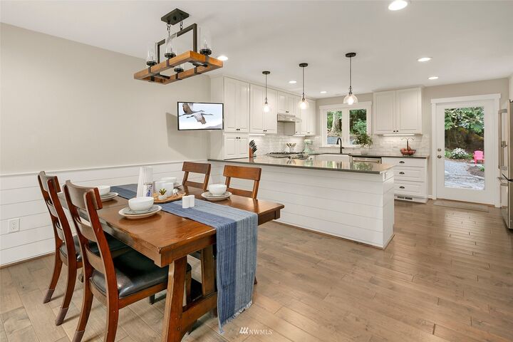 Property Photo:  2528 231st Avenue NE  WA 98074 