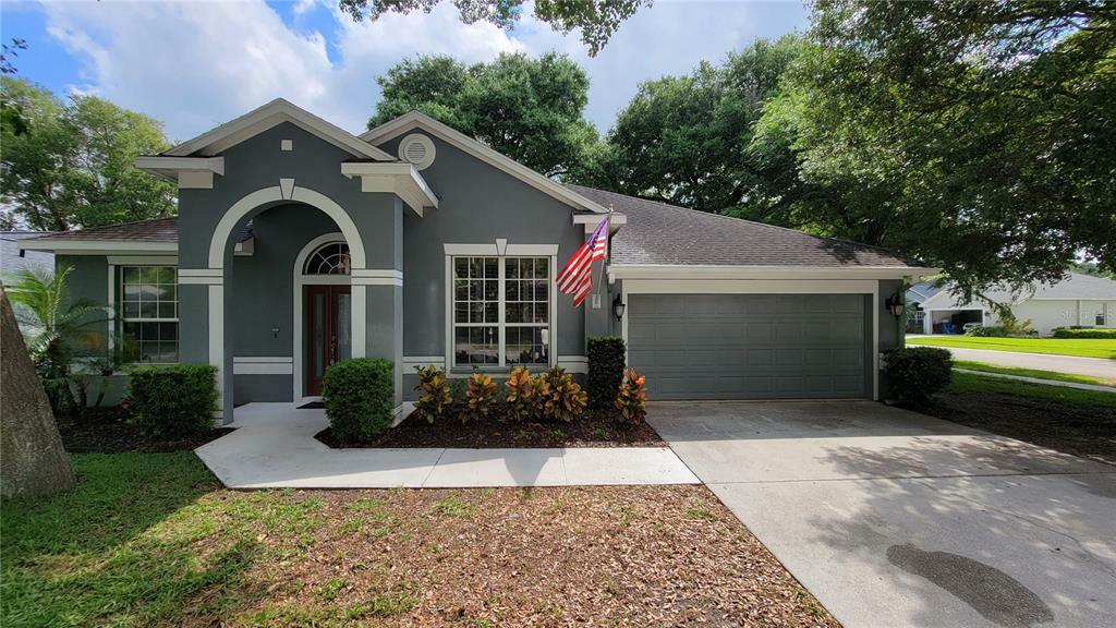 Property Photo:  1601 Hidden Meadow Court  FL 33594 