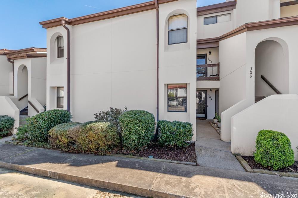 Property Photo:  301 Kings Row #307 Drive  AR 72207 