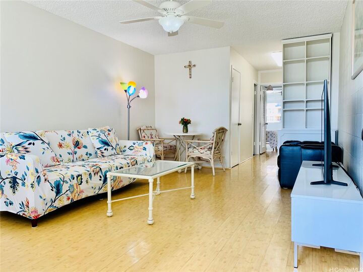 425 Ena Road 1207C  Honolulu HI 96815 photo