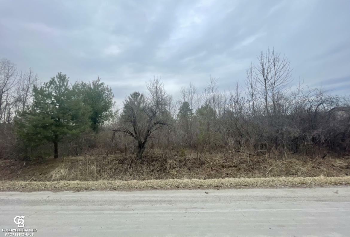 Property Photo:  4086 Cole Rd  MI 48059 