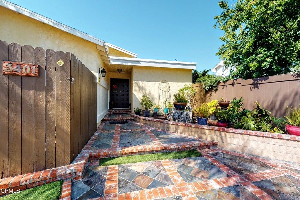 Property Photo:  3401 W Hemlock Street  CA 93035 