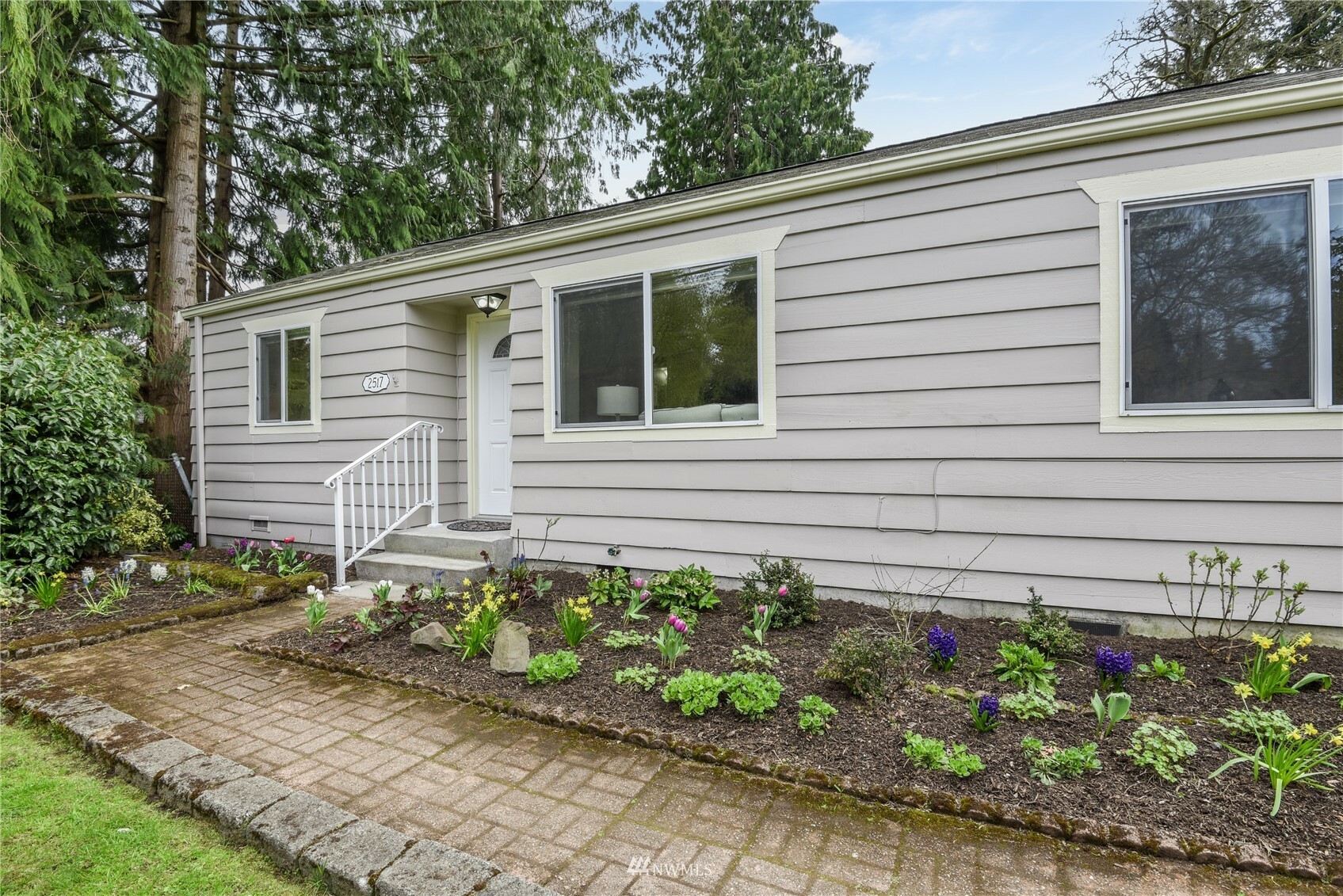 Property Photo:  2517 NE 120th Street  WA 98125 