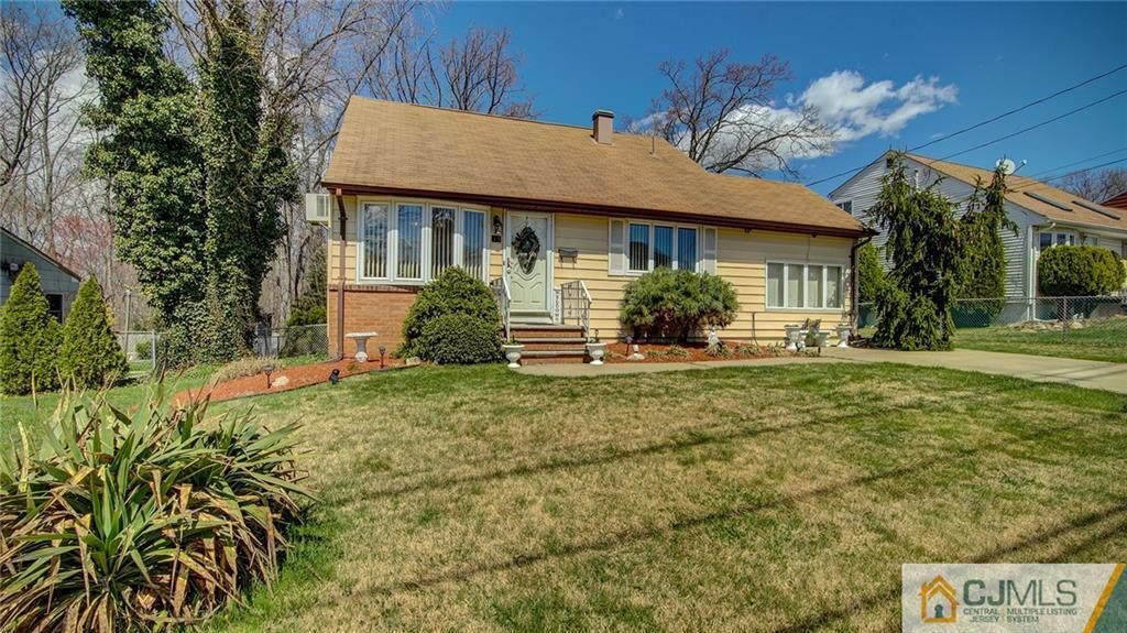 Property Photo:  15 Stratford Road  NJ 08816 