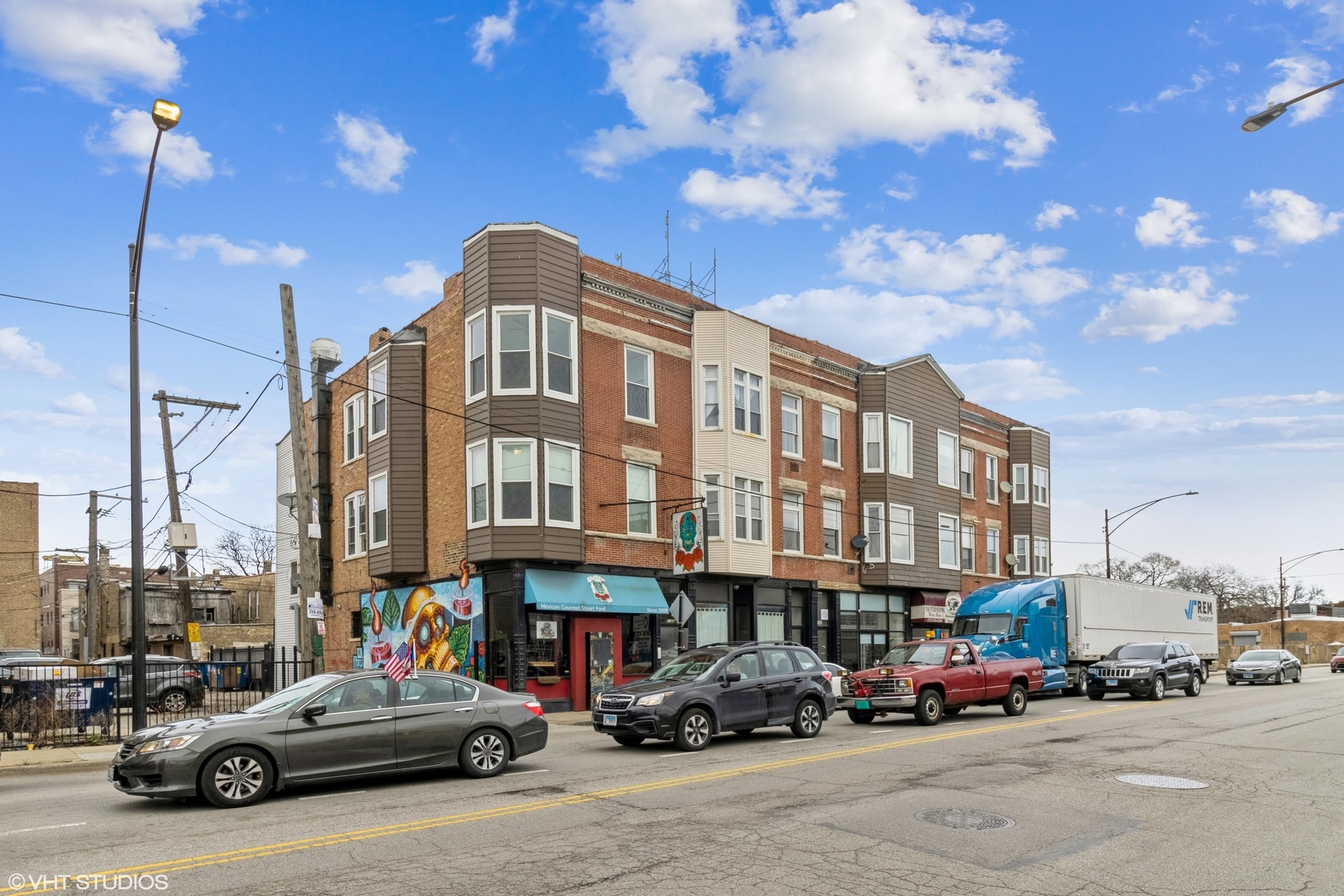 Property Photo:  2346 W Fullerton Avenue 3  IL 60647 