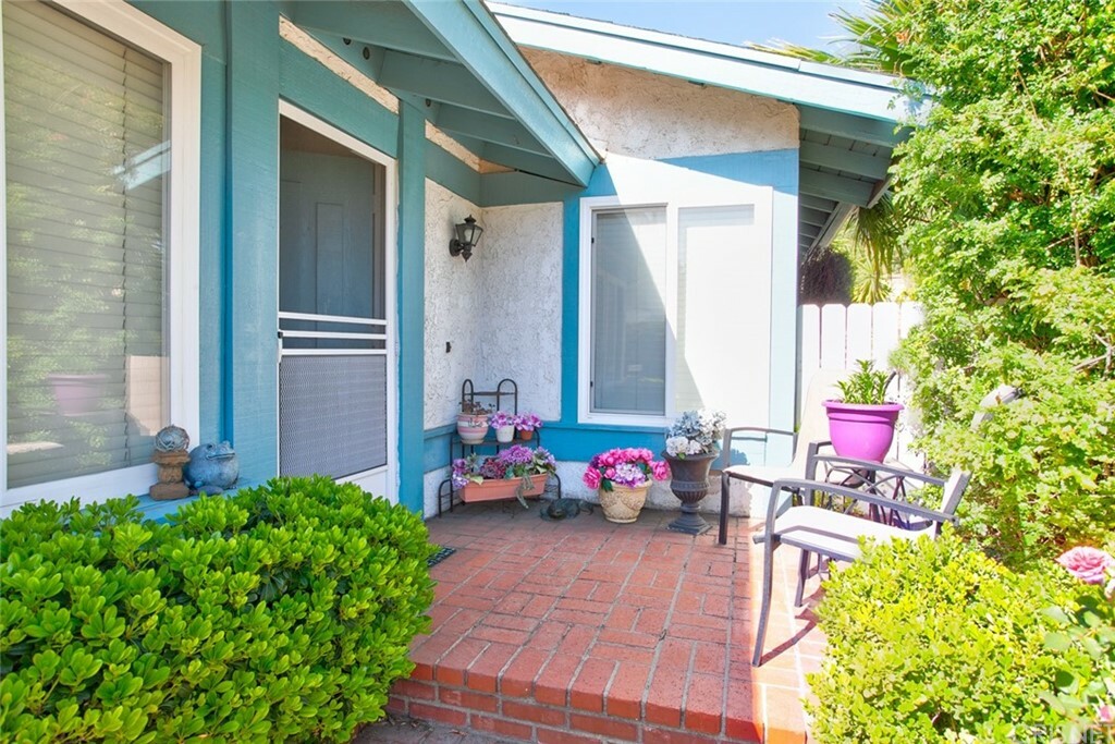 Property Photo:  24322 Dalgo Drive  CA 91355 