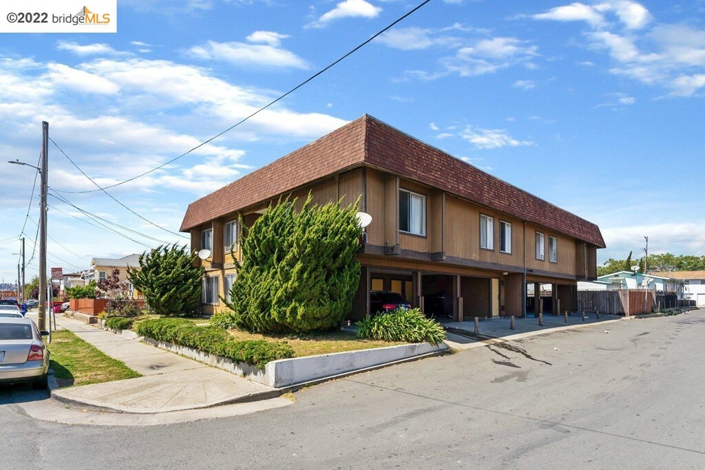 Property Photo: 2367 Clinton CA 94804