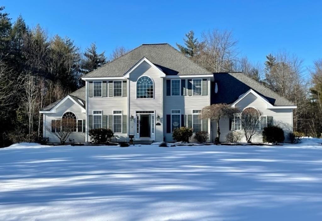 Property Photo:  56 Cricket Lane  NH 03032 