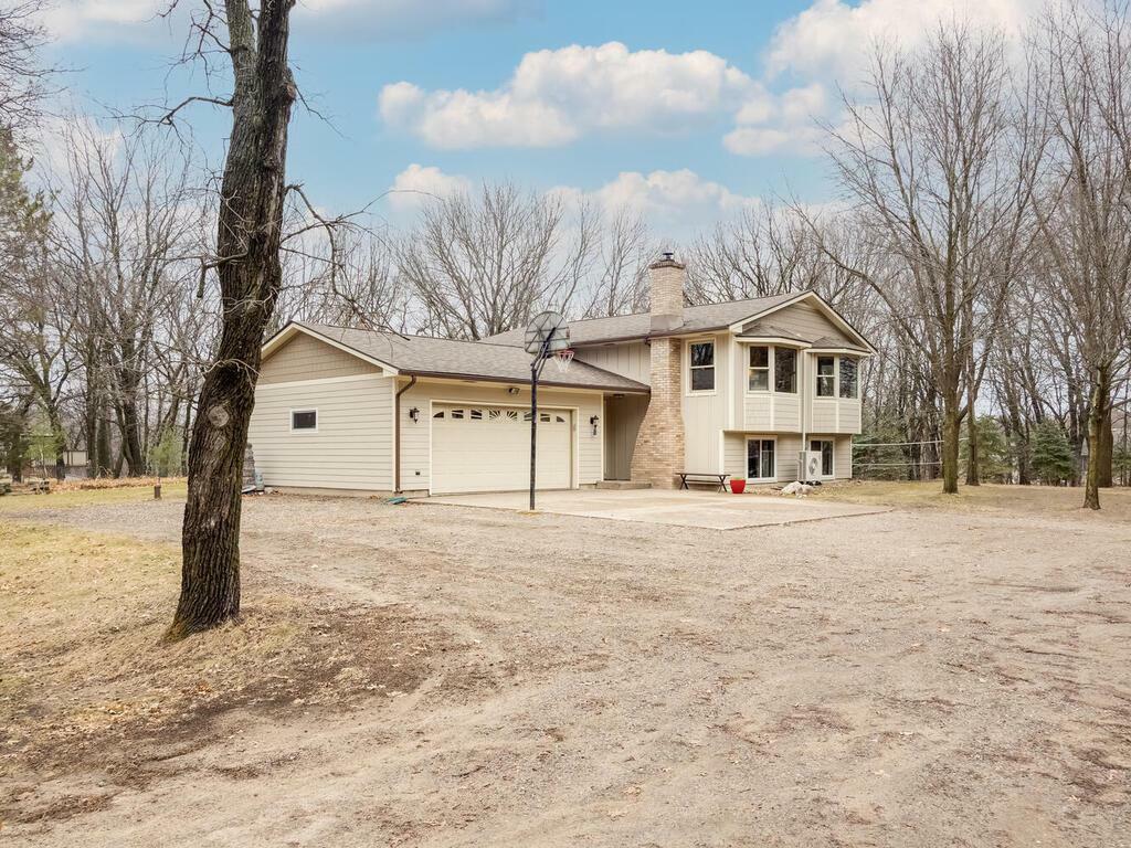 Property Photo:  13212 Oakwood Road  MN 55398 