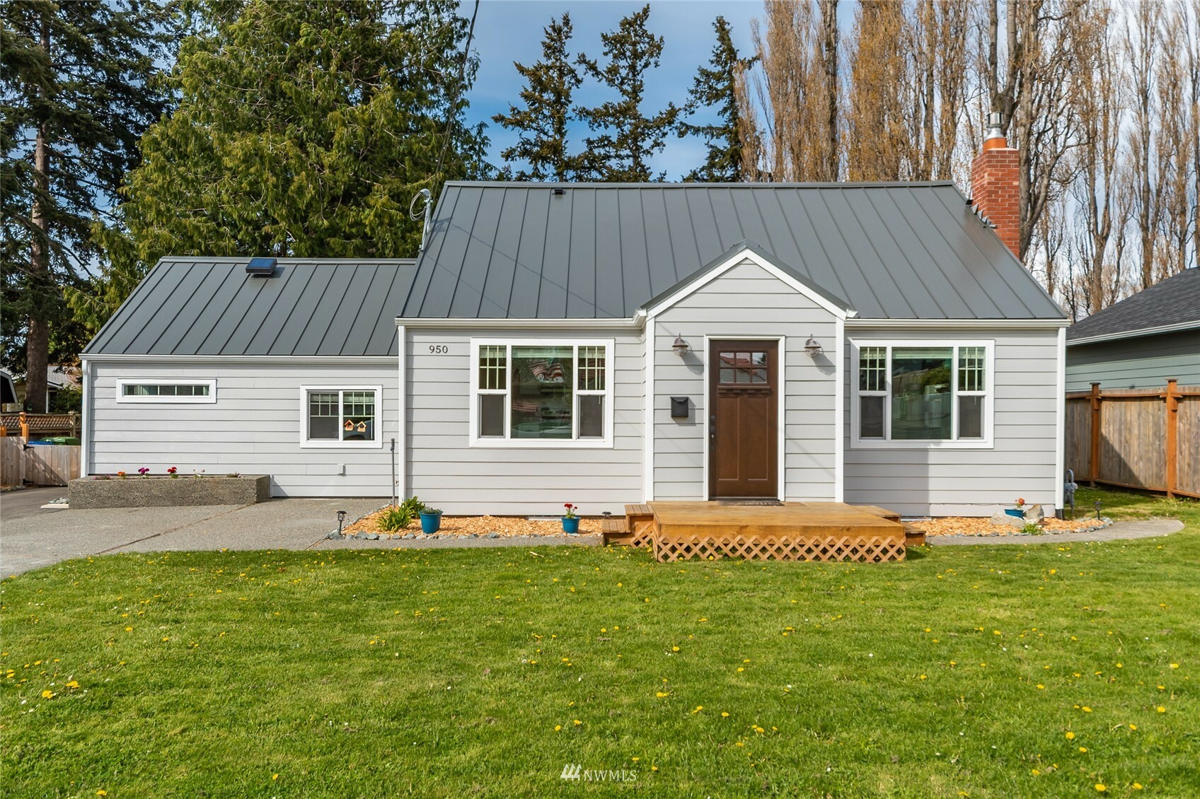 950 SE 4th Avenue  Oak Harbor WA 98277 photo