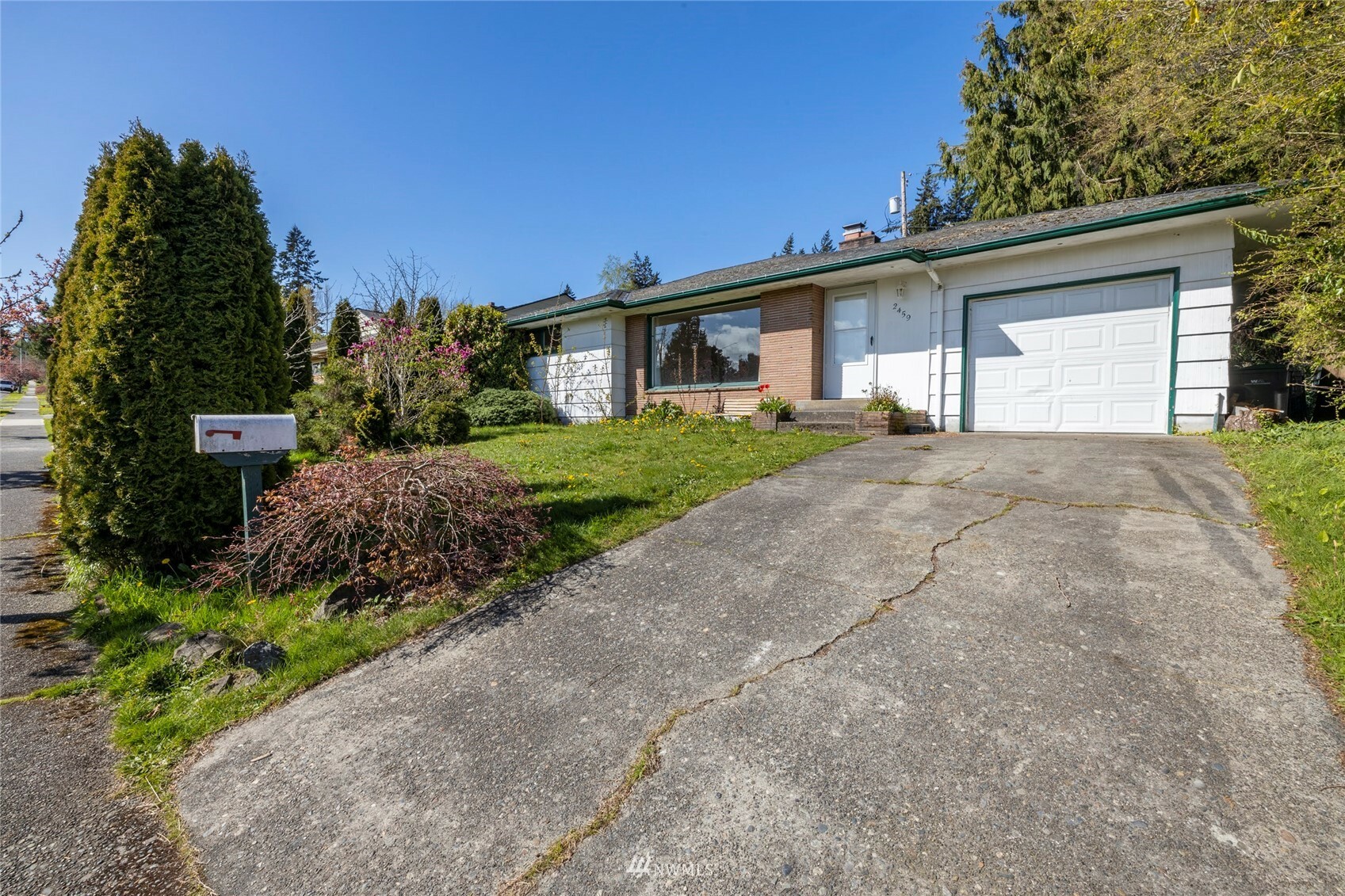 Property Photo:  2459 Veldee Avenue  WA 98312 