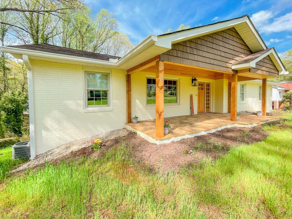 Property Photo:  2815 Monticello Drive  NC 27106 