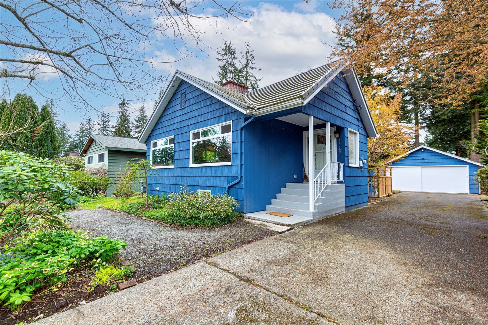 Property Photo:  11745  9th Avenue NE  WA 98125