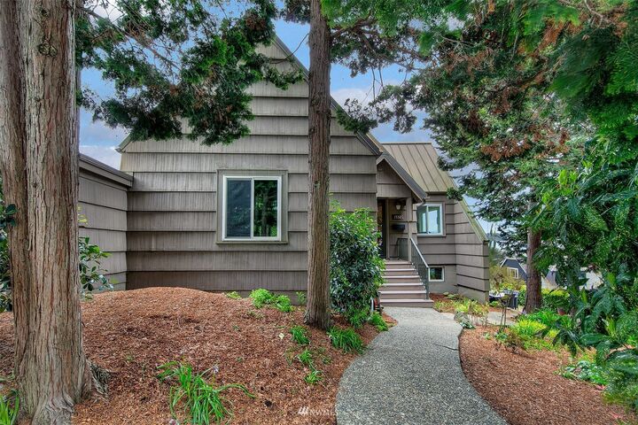 Property Photo:  1532 35th Avenue S  WA 98144