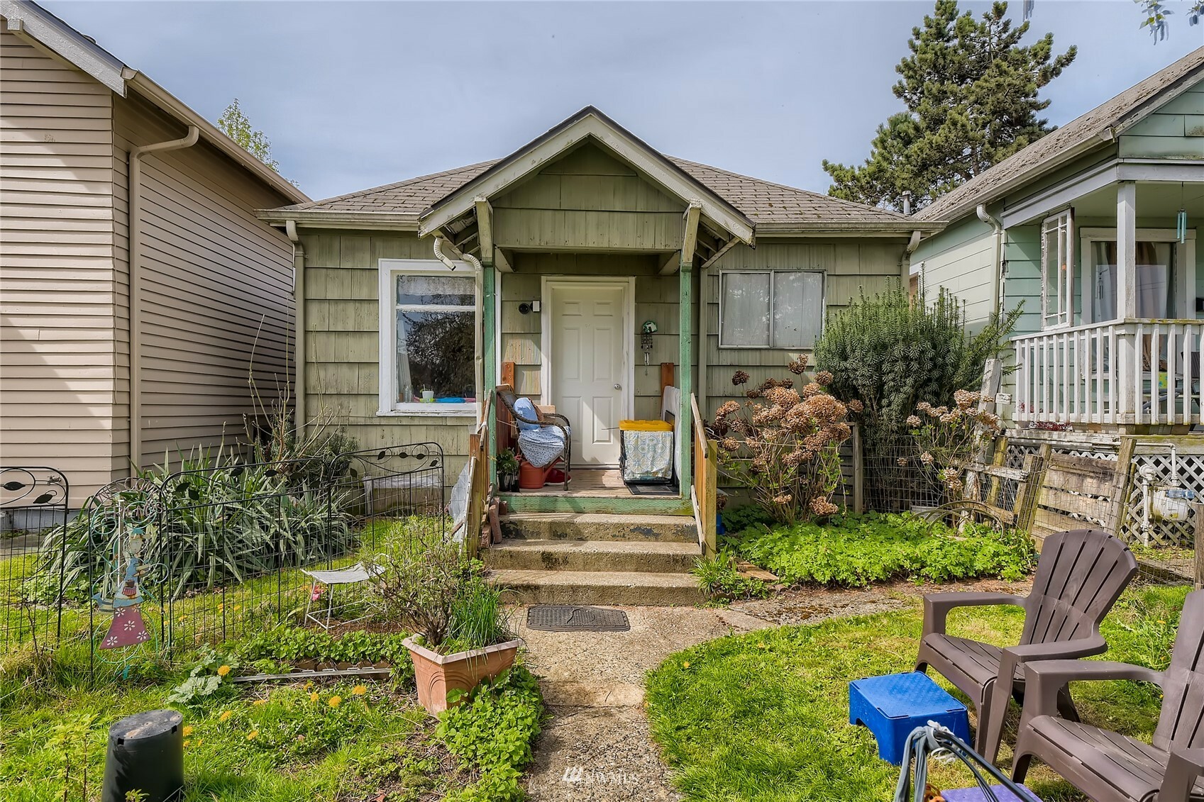 Property Photo: 3212 Oakes Avenue WA 98201