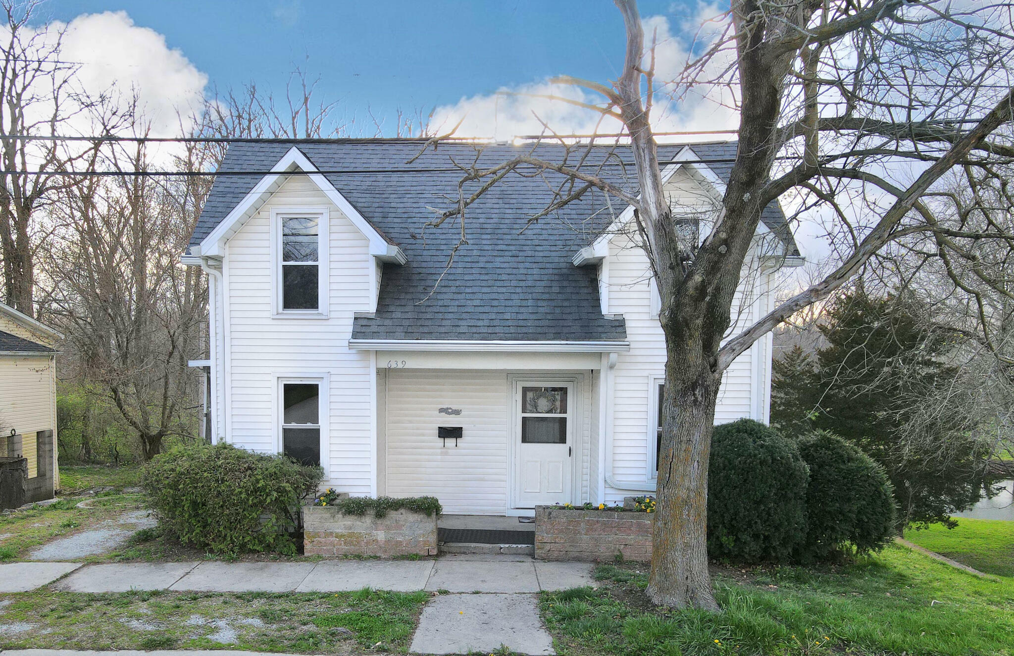 Property Photo:  639 N High Street  OH 45318 