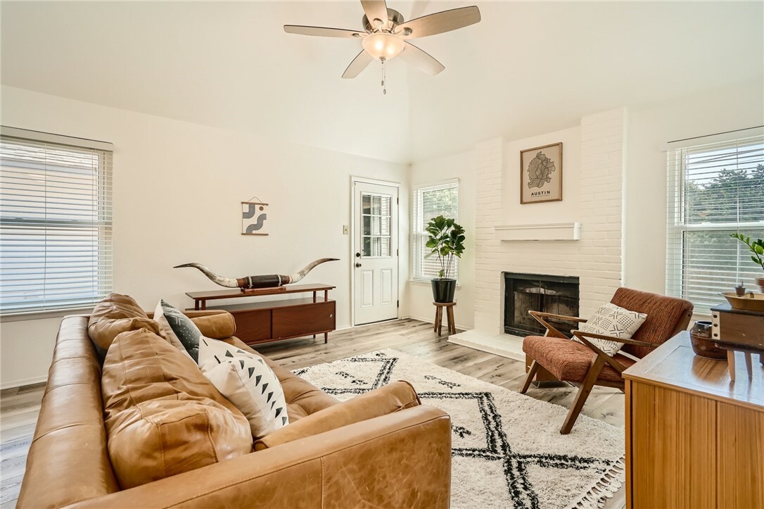 16824 Village Oak Loop  Austin TX 78717 photo
