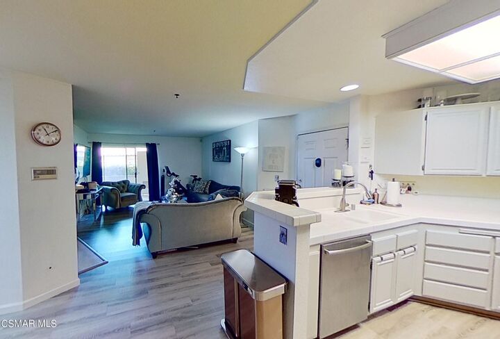 Property Photo:  5837 Oak Bend Lane 102  CA 91377