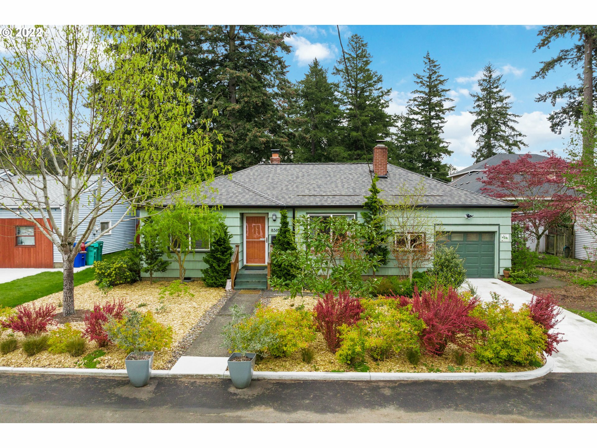 Property Photo: 836 NE 109th Ave OR 97220
