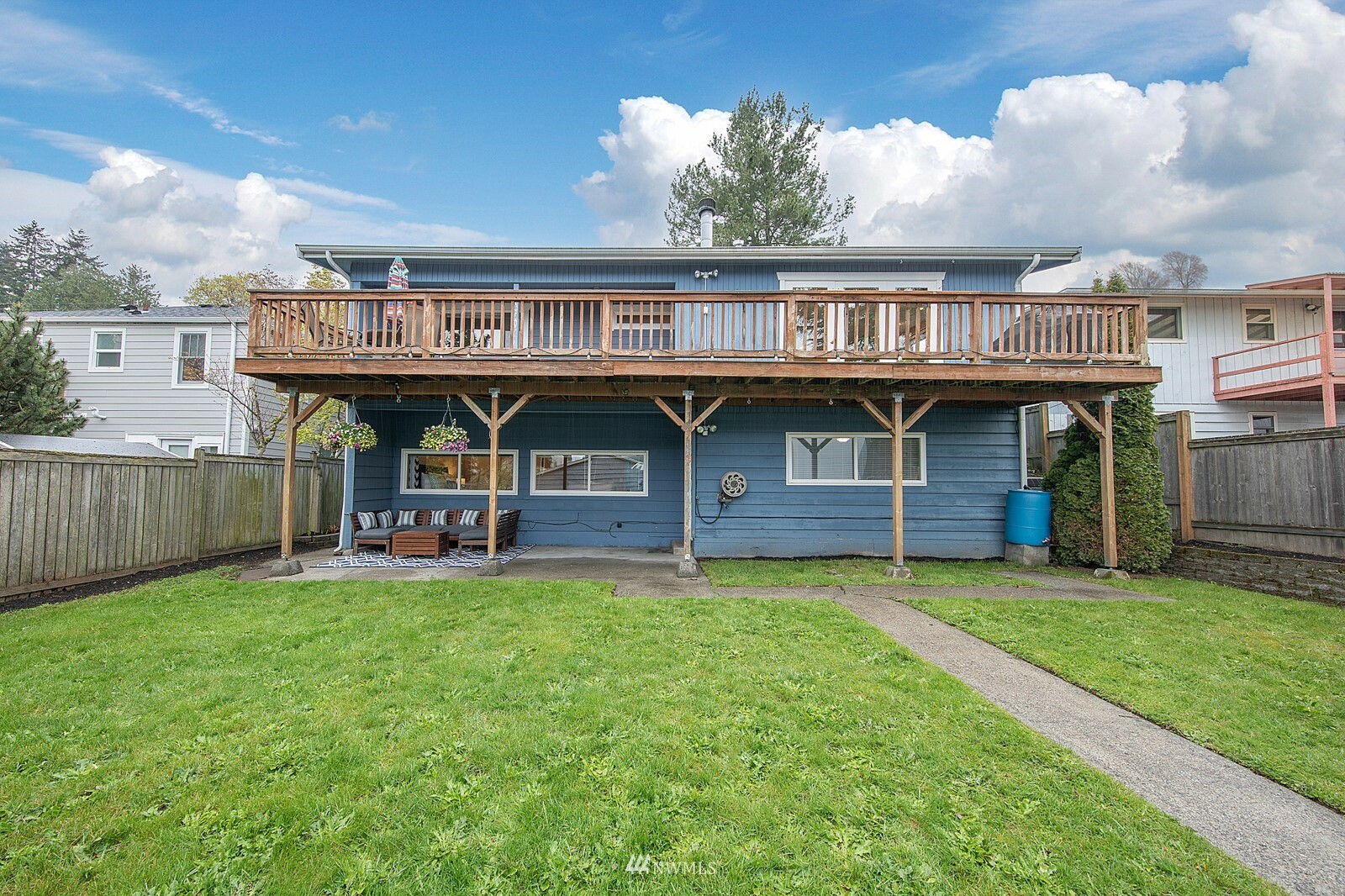 Property Photo:  3636 23rd Avenue W  WA 98199 