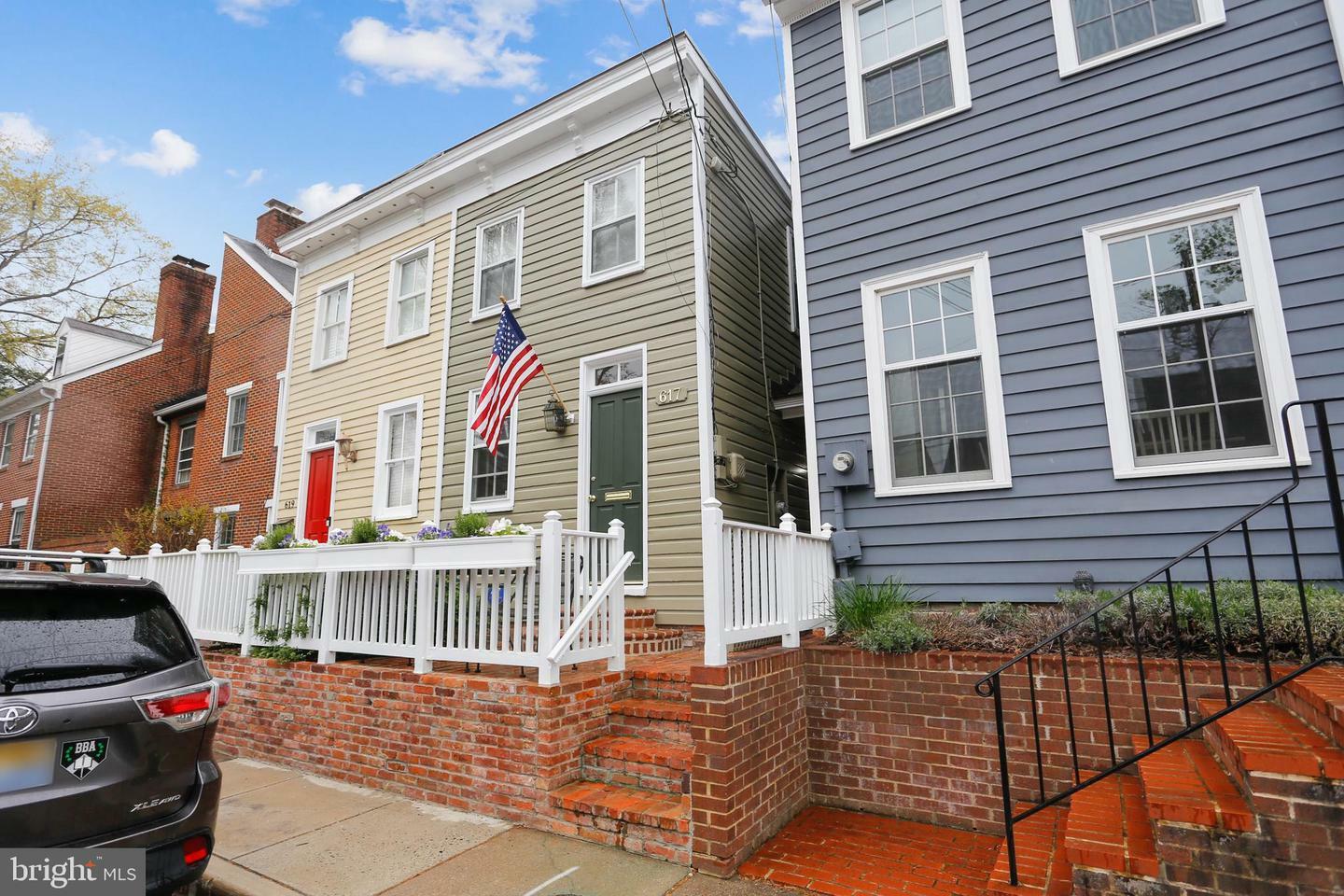 Property Photo:  617 S Pitt Street  VA 22314 